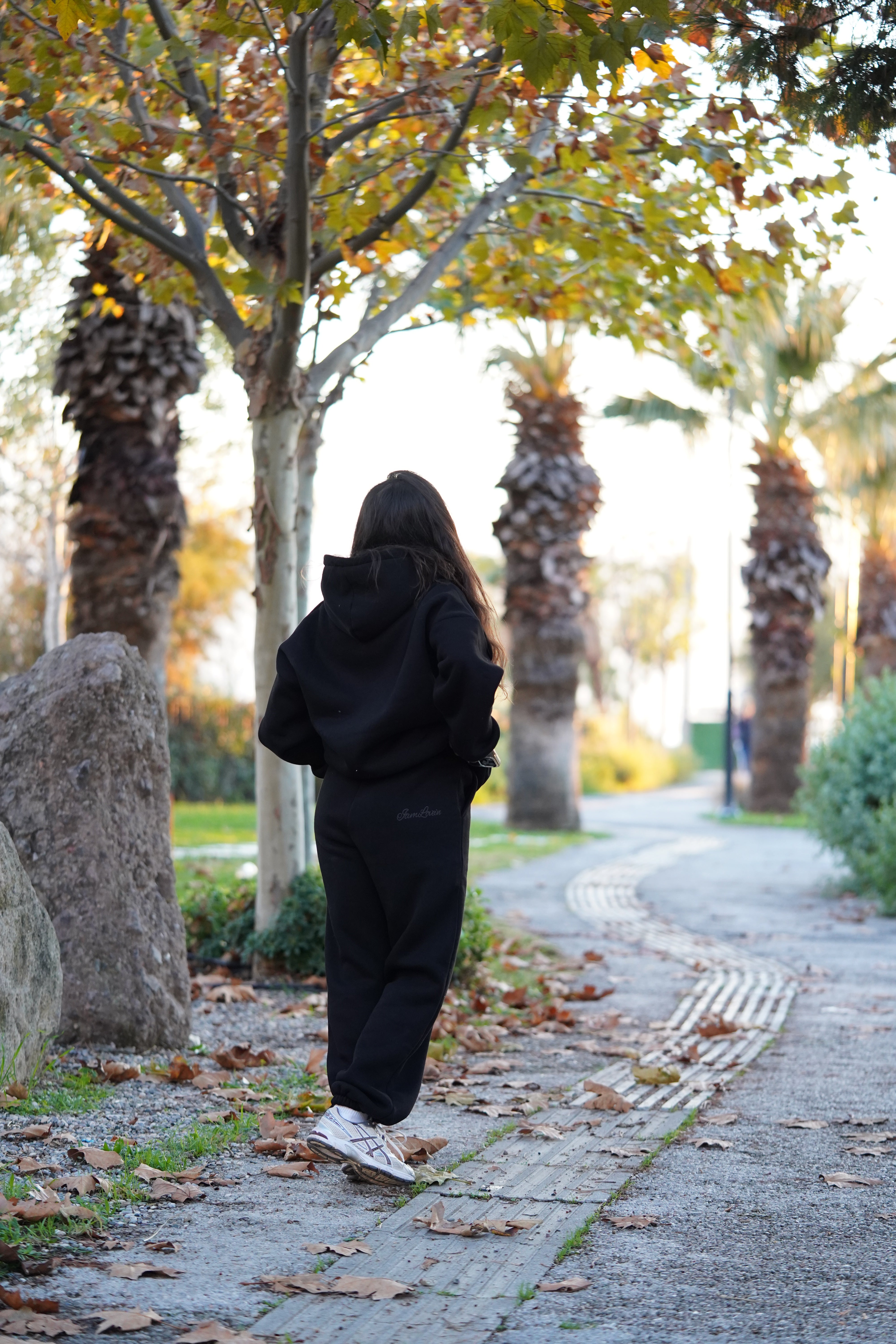 Siyah Kapişonlu Eşofman Üstü